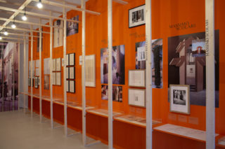 11-ESS-Dentro-la-Strada-Novissima-MAXXI-Exhibition-Post-modern-Neon-Typography